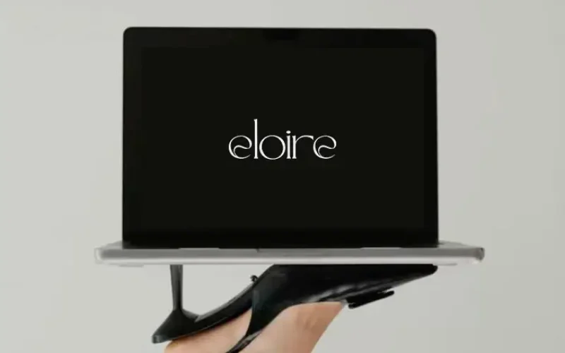 eloire laptop on heel